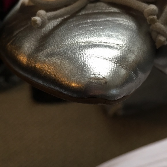 Talbots silver pointy flats with bow - Picture 7 of 8